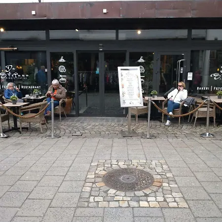 Strandgaten 207 *